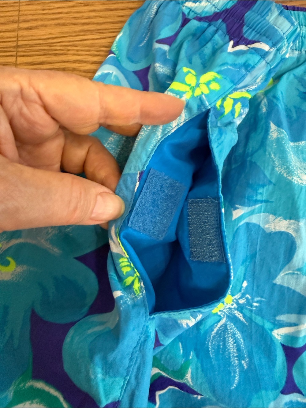 Liz Sport Petite 2 pc Short Set w Matching Top. Like New, Vibrant Blue Colors - Picture 9 of 13
